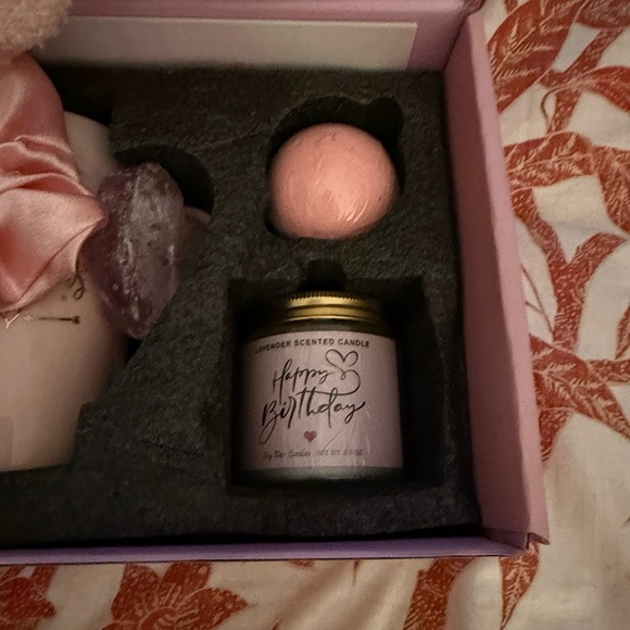 Pink and Gold Marble birthday Gift Box - Picture 8 of 11